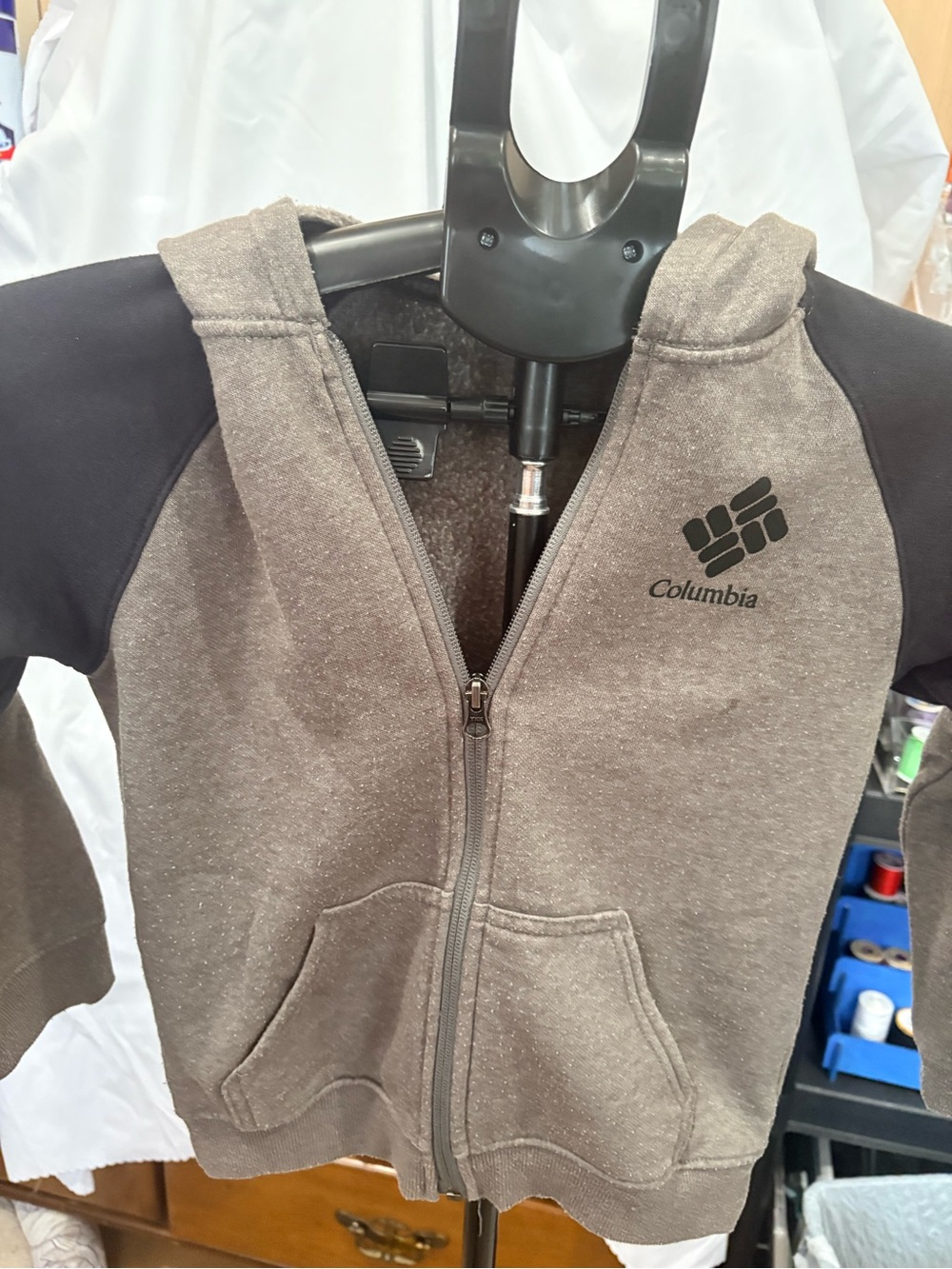 Columbia Kids grey & Black Zip Hoodie size S